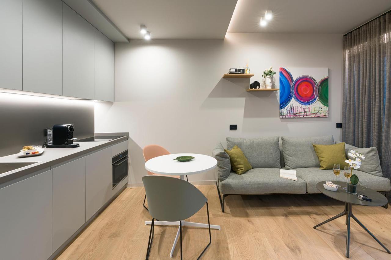 Aera Luxury Suites - 303 304 305 カターニア エクステリア 写真