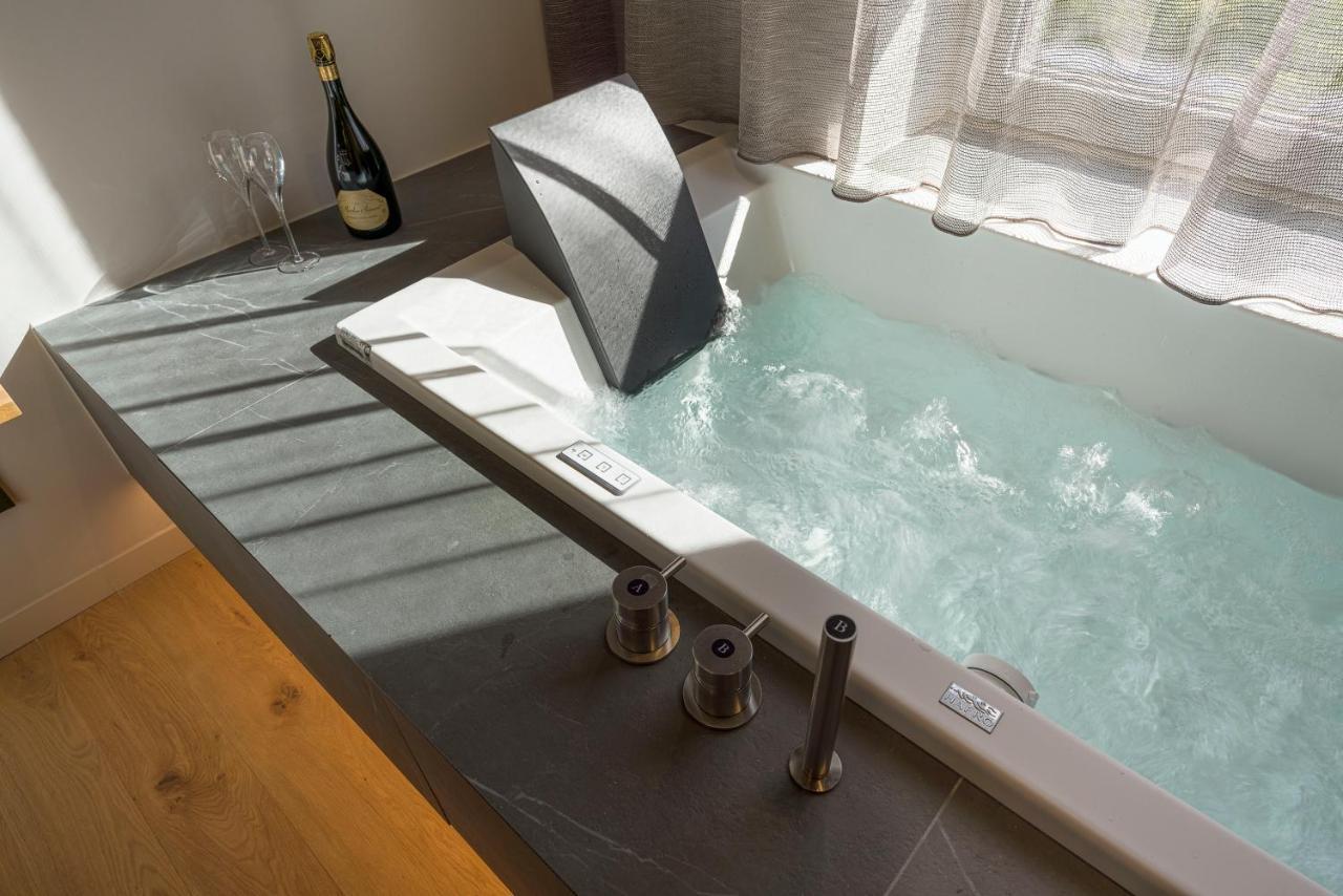 Aera Luxury Suites - 303 304 305 カターニア エクステリア 写真