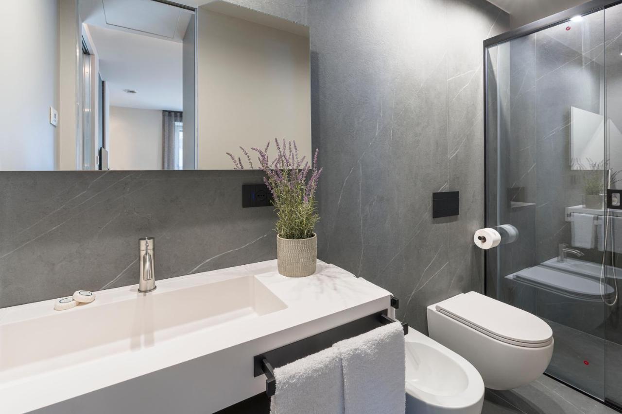 Aera Luxury Suites - 303 304 305 カターニア エクステリア 写真