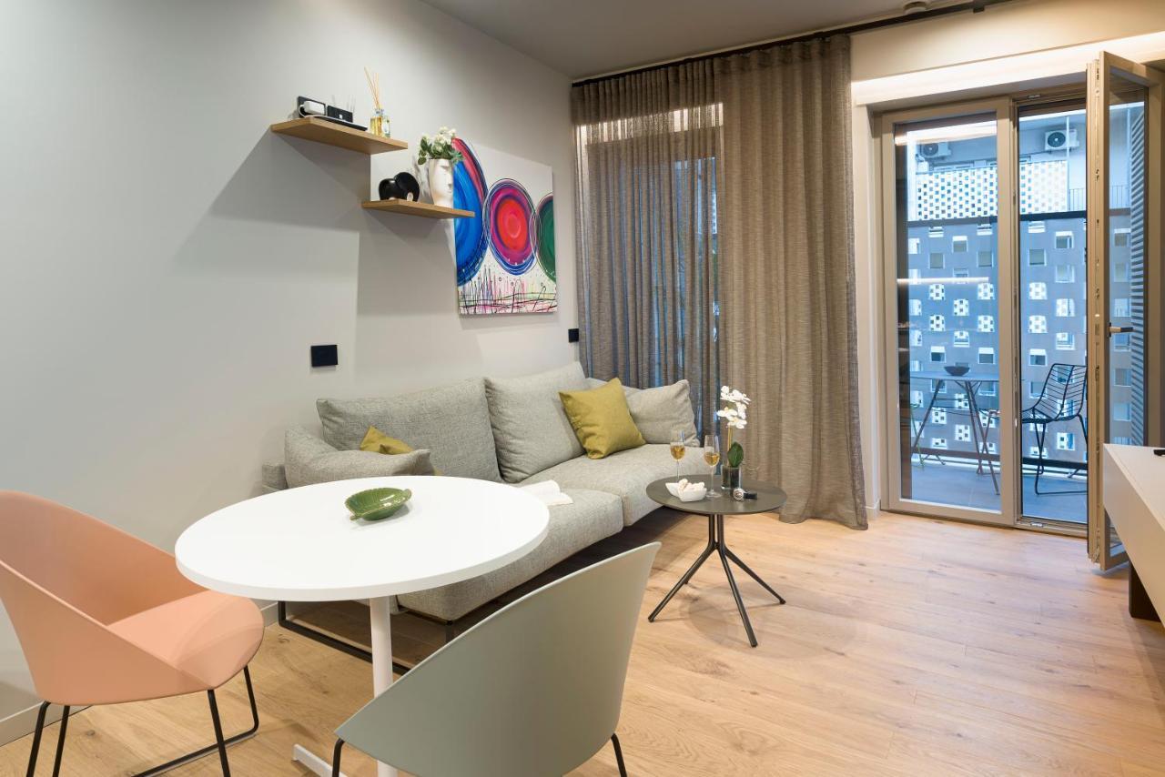Aera Luxury Suites - 303 304 305 カターニア エクステリア 写真