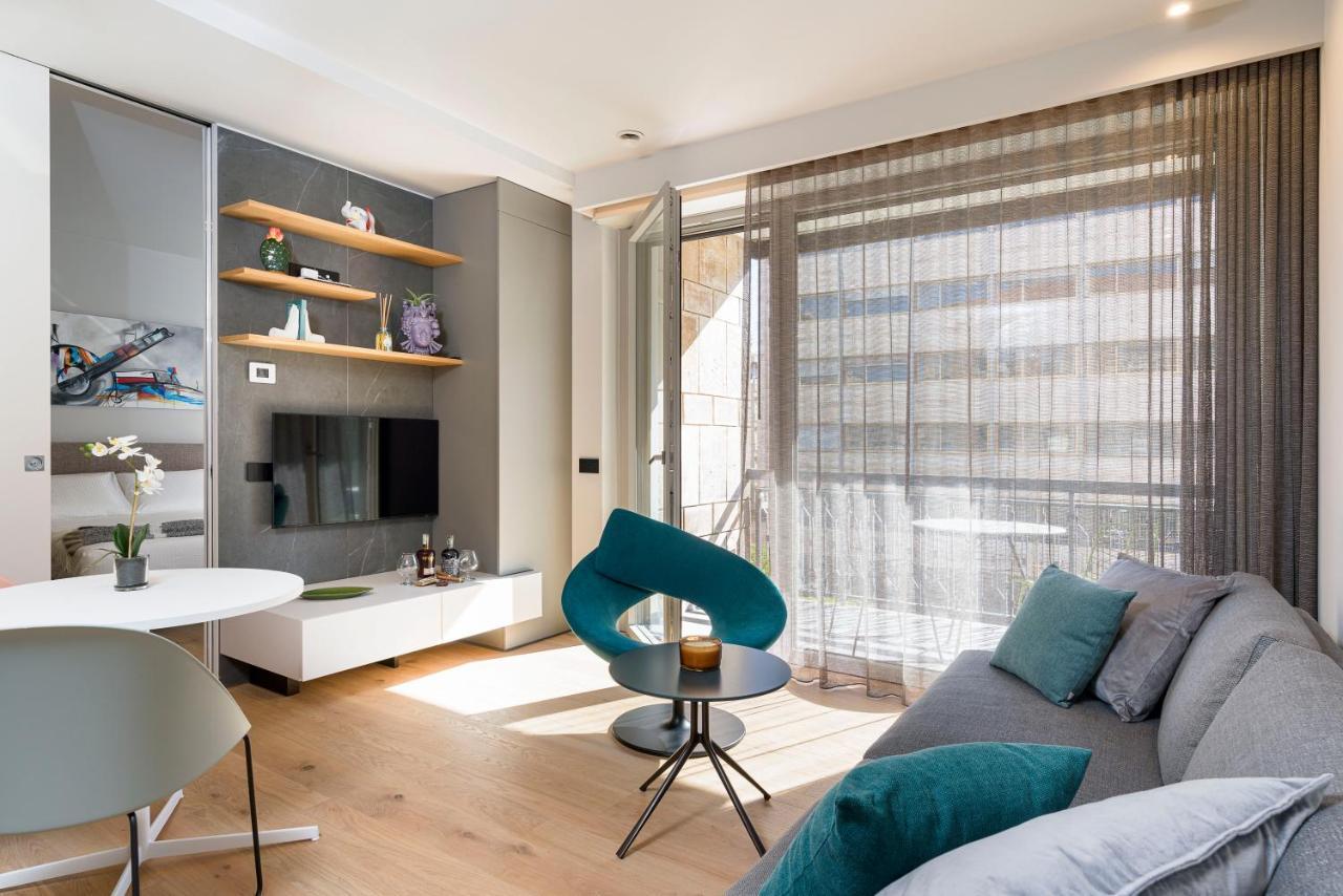 Aera Luxury Suites - 303 304 305 カターニア エクステリア 写真