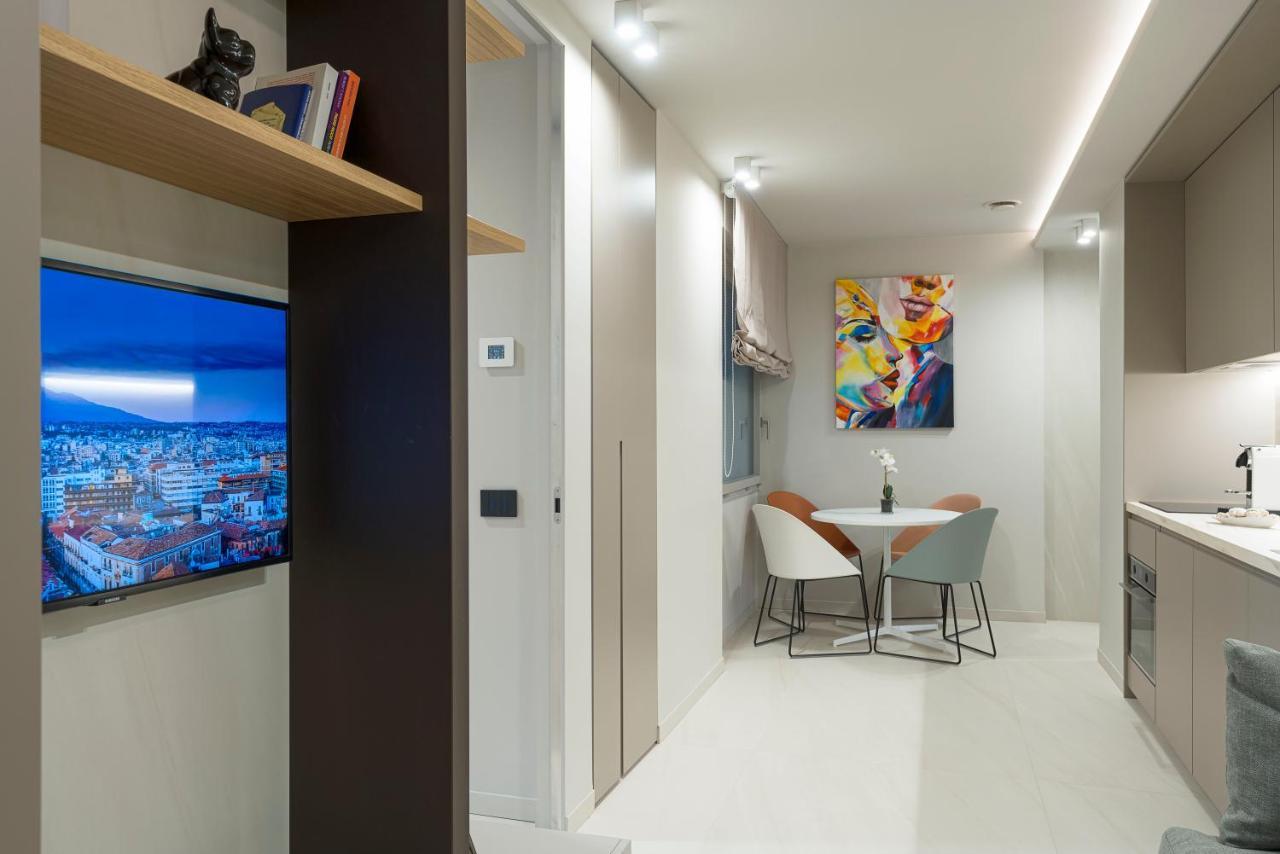 Aera Luxury Suites - 303 304 305 カターニア エクステリア 写真
